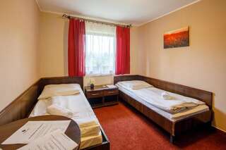 Отели типа «постель и завтрак» Czarna Owca Истебна Стандартный двухместный номер с 2 отдельными кроватями-2